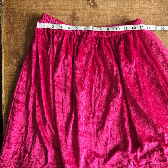 Crushed fuschia velvet and lace long vintage skirt size medium‎ - Picture 9 of 9